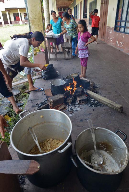 Stok menipis, pengungsi banjir di Bolivia berburu kelinci