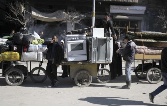 Takut dibom barel, warga sipil tinggalkan kota Aleppo, Suriah