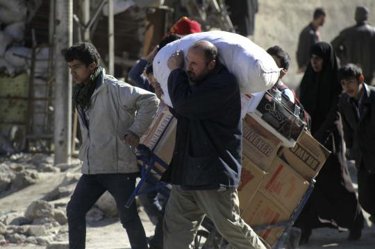 Takut dibom barel, warga sipil tinggalkan kota Aleppo, Suriah