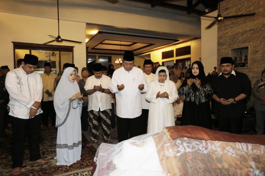 Presiden SBY melayat ke rumah duka Kartini Fahmi Idris