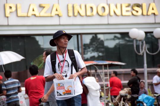 Truk sampah ditolak DPRD, warga Jakarta galang koin