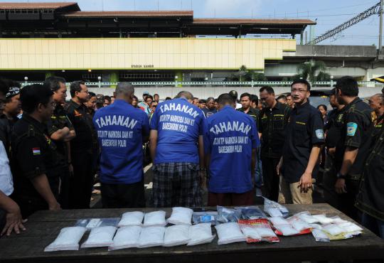3 Tersangka jaringan narkoba internasional ditangkap