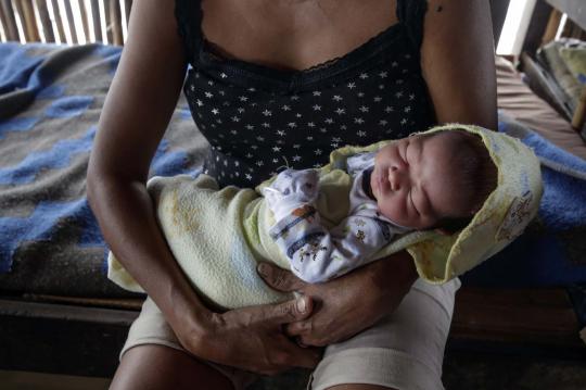 Kisah Estela lahirkan bayi saat badai dan banjir landa Bolivia
