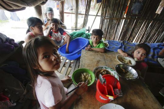 Kisah Estela lahirkan bayi saat badai dan banjir landa Bolivia