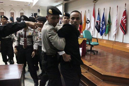 Simulasi pengamanan Pemilu 2014 di Gedung KPU