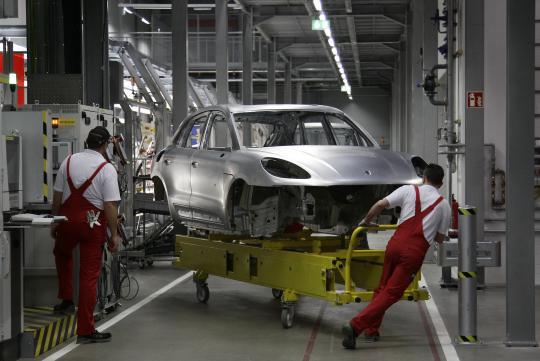 Melihat pabrik Porsche Macan di Jerman
