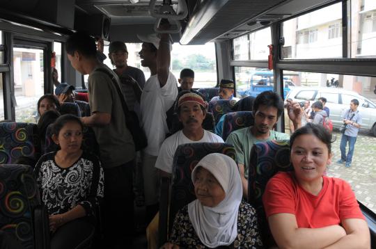 Warga Kampung Pulo lihat kondisi Rusun Komarudin di Cakung