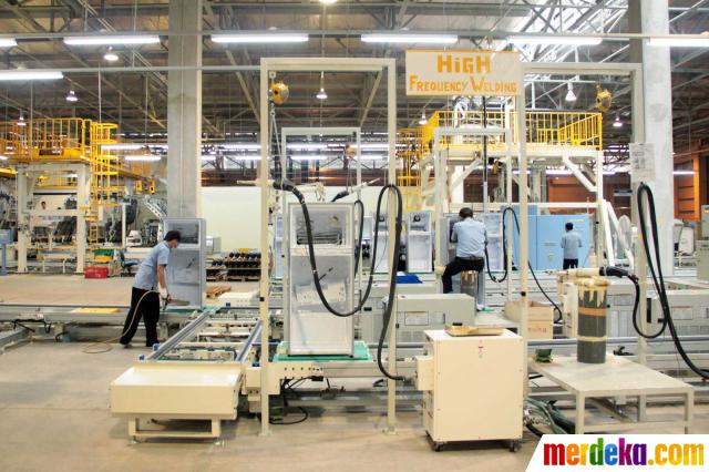 Foto Pabrik  baru produksi lemari es mesin  cuci Sharp 