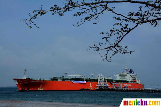 Foto : Ini kapal milik Pertamina yang diklaim terbesar sejagat| merdeka.com