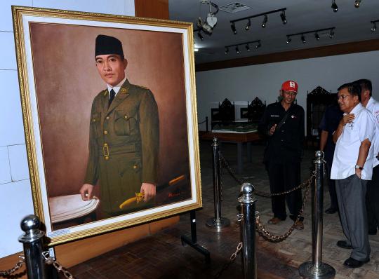 Perjalanan JK saat berziarah ke makam Bung Karno di Blitar