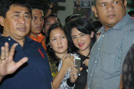 Terbukti aniaya Jupe, Dewi Perssik ditahan Kejari Jakarta Timur