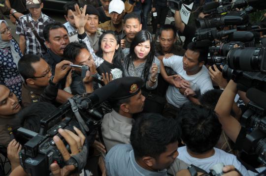 Terbukti aniaya Jupe, Dewi Perssik ditahan Kejari Jakarta Timur