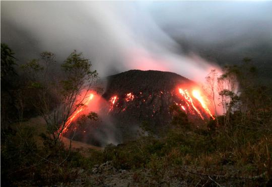 Ini wajah kawah Kelud dari 1922 hingga 2014