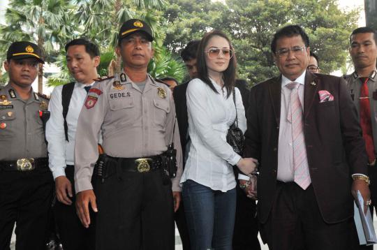 Didampingi Hotman, Jennifer Dunn diperiksa KPK