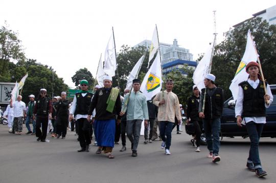 Ratusan anggota FPI demo di depan Istana tuntut pembebasan Corby