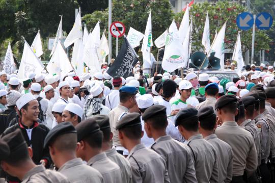 Ratusan anggota FPI demo di depan Istana tuntut pembebasan Corby