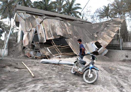 Derita warga Putut Malang yang rumahnya hancur akibat abu Kelud