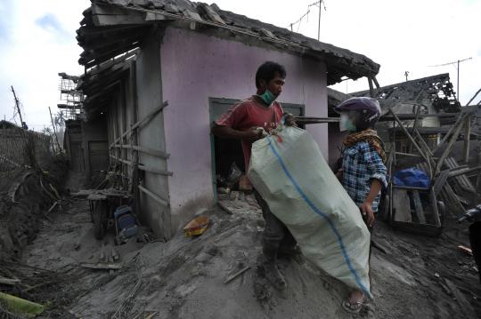 Derita warga Putut Malang yang rumahnya hancur akibat abu Kelud