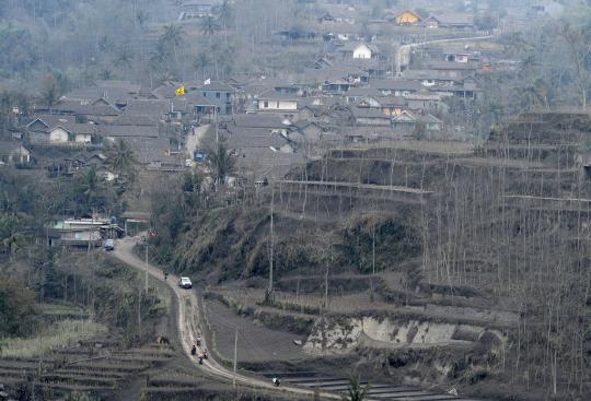 Derita warga Putut Malang yang rumahnya hancur akibat abu Kelud