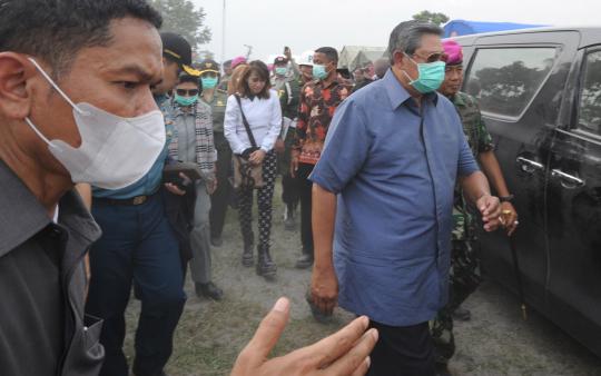 Presiden SBY tinjau posko Basarnas untuk korban Gunung Kelud