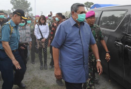 Presiden SBY tinjau posko Basarnas untuk korban Gunung Kelud