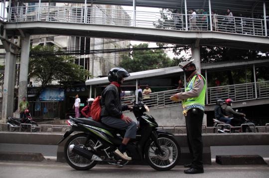 Sterilisasi jalur busway, sepeda 'kena tilang'