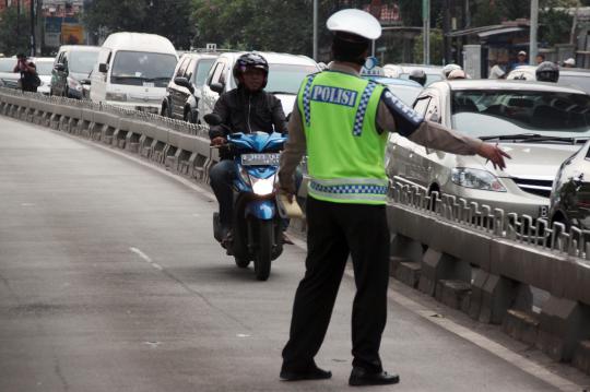 Sterilisasi jalur busway, sepeda 'kena tilang'