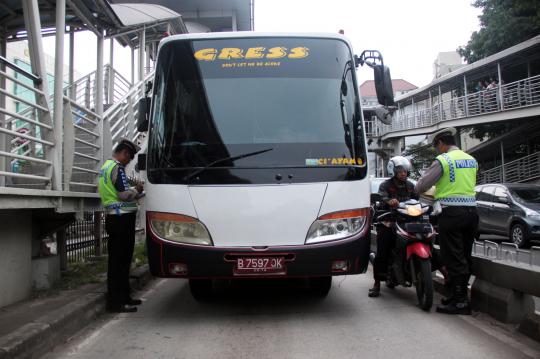 Sterilisasi jalur busway, sepeda 'kena tilang'