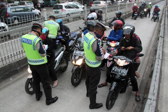 Sterilisasi jalur busway, sepeda 'kena tilang'