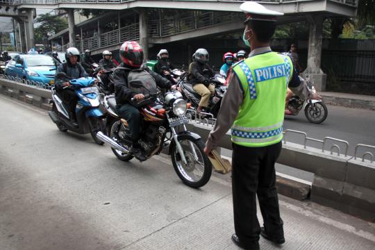 Sterilisasi jalur busway, sepeda 'kena tilang'