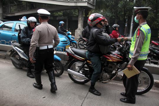 Sterilisasi jalur busway, sepeda 'kena tilang'