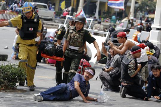 Situasi mencekam saat bentrokan berdarah di Thailand
