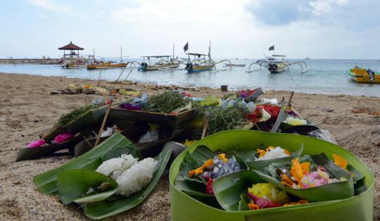 Penemuan mayat turis Jepang, warga beri sajen di Pantai Semawang