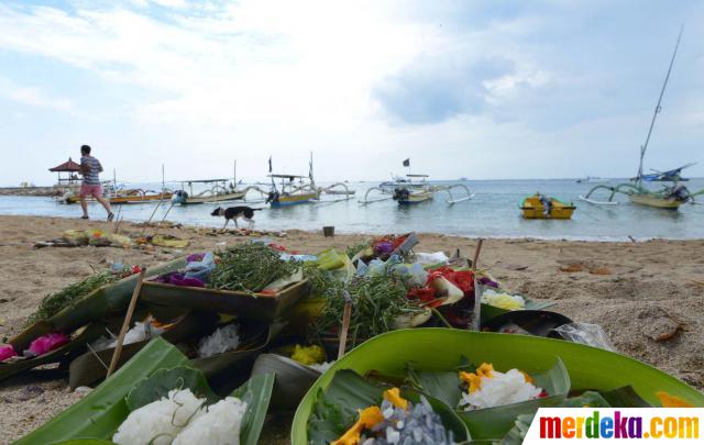 Foto : Penemuan mayat turis Jepang, warga beri sajen di 