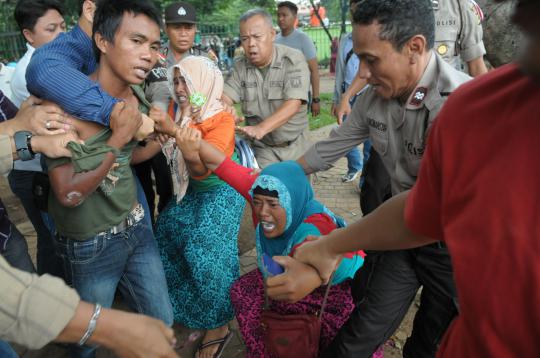 Histeria PKL di Monas lapak usaha dibongkar petugas