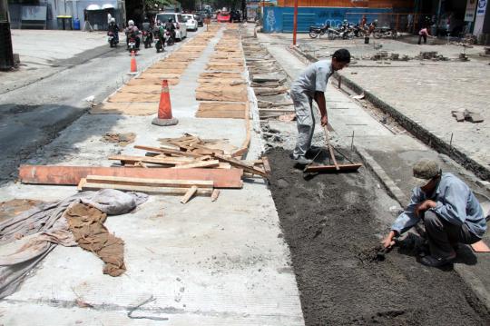 Perbaikan jalan rusak, arus lalin di Kebayoran Baru macet