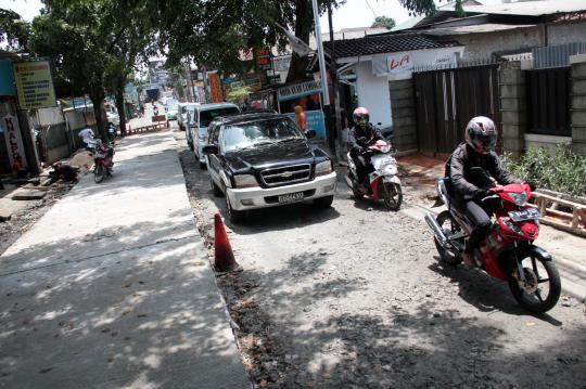 Perbaikan jalan rusak, arus lalin di Kebayoran Baru macet