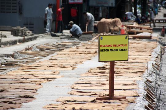 Perbaikan jalan rusak, arus lalin di Kebayoran Baru macet