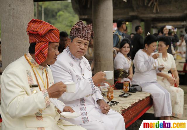 Foto : SBY kunjungi rumah adat Tongkonan di Tana Toraja 
