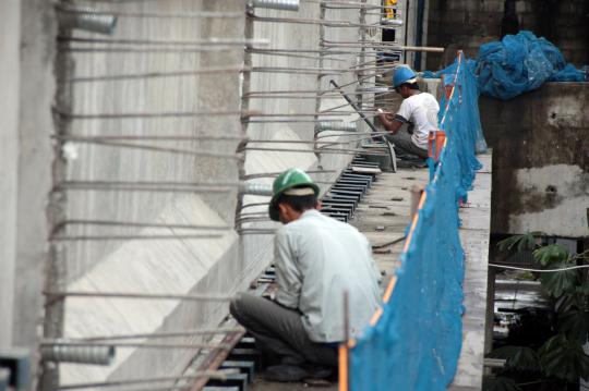 Menengok pembangunan jembatan penghubung Blok G & F Tanah Abang