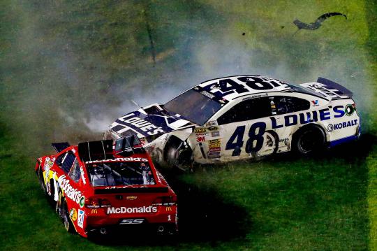 Kecelakaan dahsyat warnai balap NASCAR di Florida