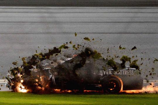 Kecelakaan dahsyat warnai balap NASCAR di Florida