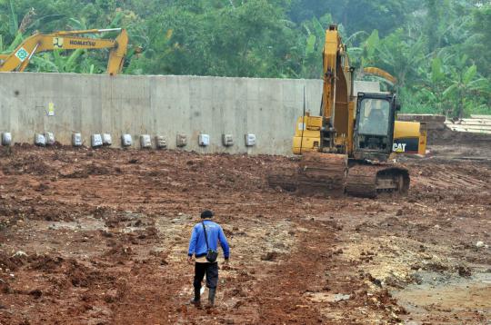 Melihat proyek normalisasi Kali Pesanggrahan di Lebak Bulus