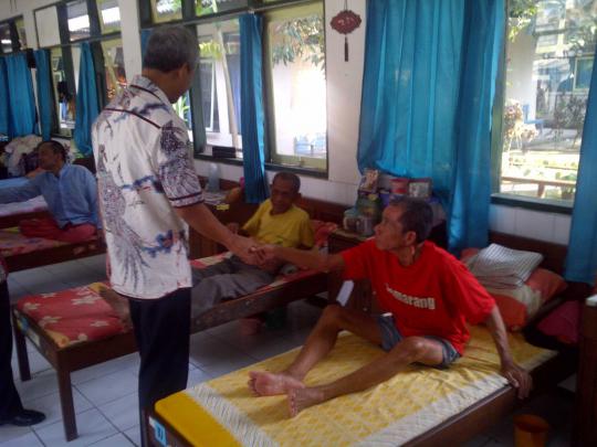 Ganjar Pranowo gelar sidak panti jompo di Semarang