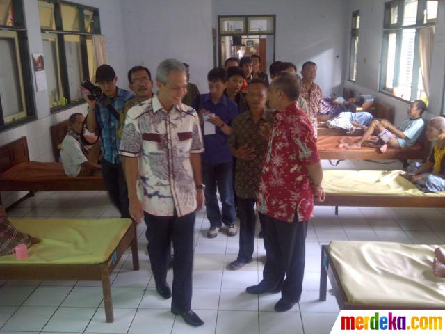 Foto : Ganjar Pranowo gelar sidak panti jompo di Semarang 