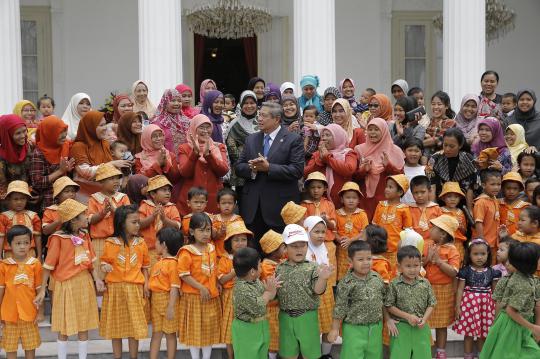 Usai hadiri CEAPAD II, SBY foto bareng dengan pengunjung Istura