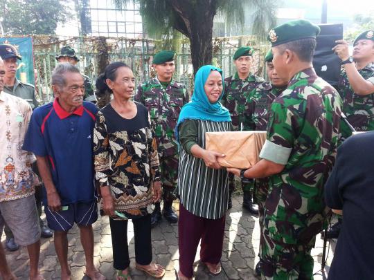 Kostrad bagikan 2 ribu paket sembako untuk korban banjir Kp Pulo