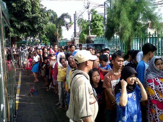 Kostrad bagikan 2 ribu paket sembako untuk korban banjir Kp Pulo