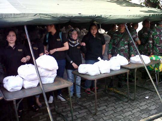 Kostrad bagikan 2 ribu paket sembako untuk korban banjir Kp Pulo