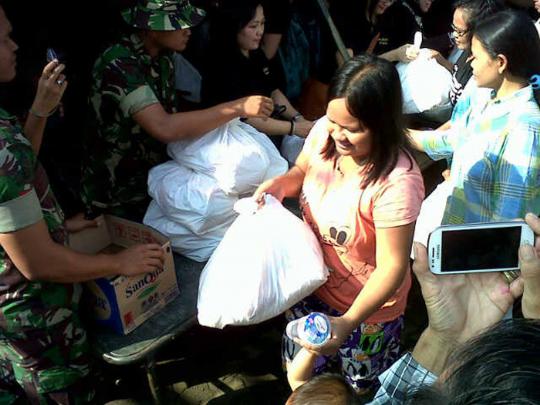 Kostrad bagikan 2 ribu paket sembako untuk korban banjir Kp Pulo